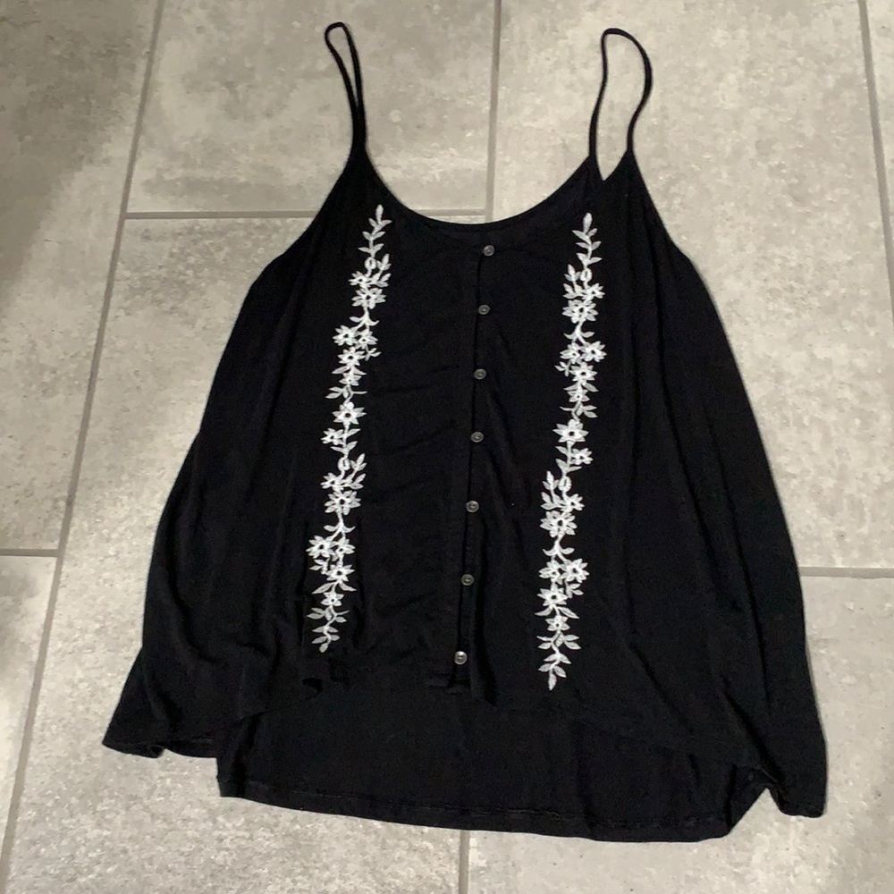 Black floral American Eagle top Women’s Medium